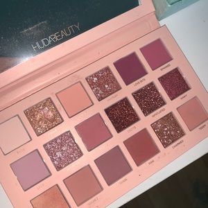 HUDA beauty NUDE pallet